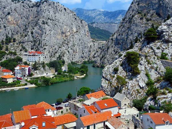 Explore croatia Tours and Travels Service provider